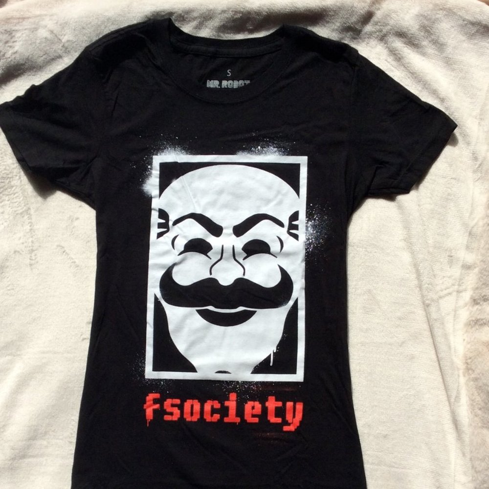 Mr. Robot  Cotton Loot Crate T-Shirt (S) | Never Worn